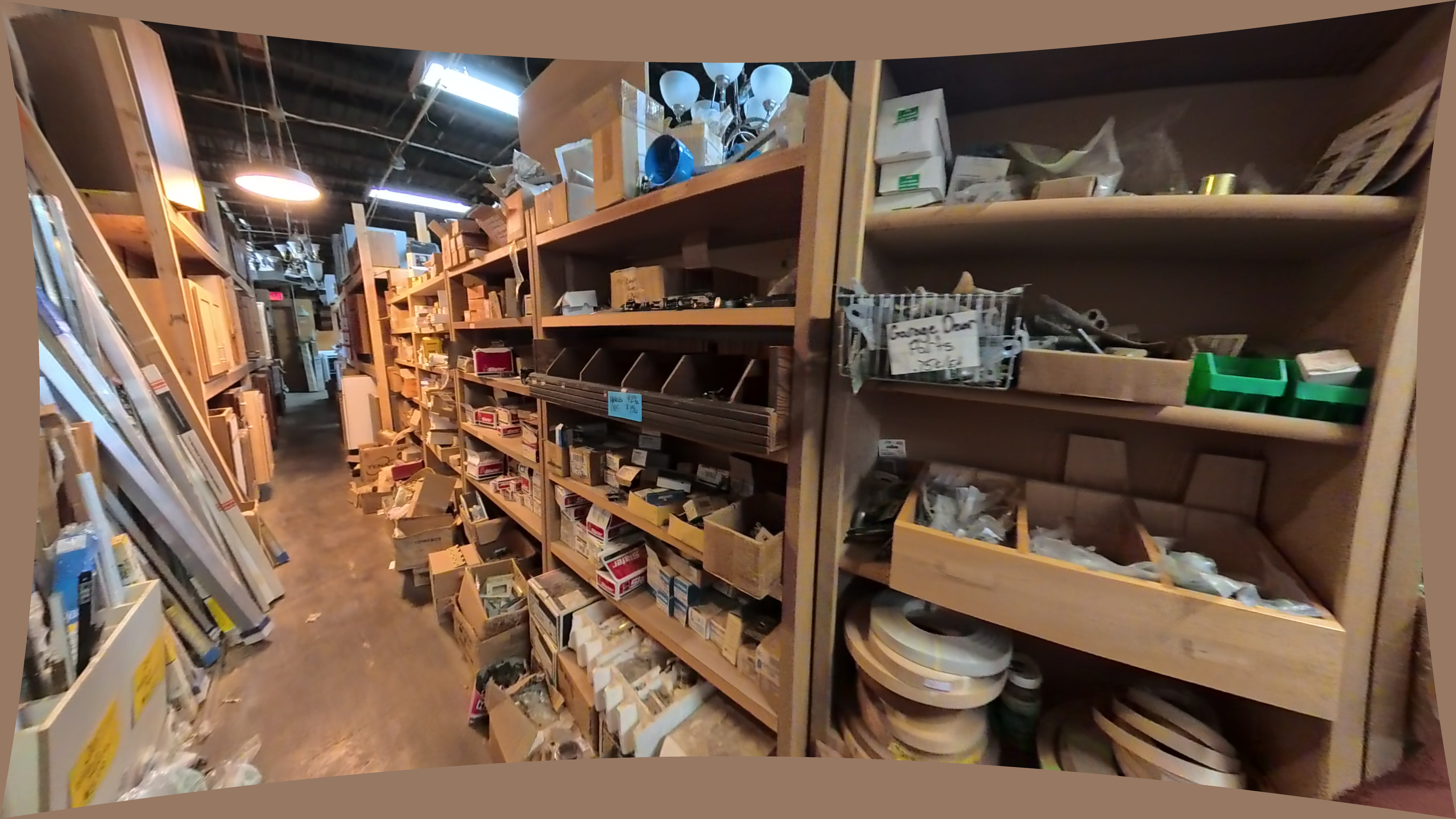 Hinges In Divided Tray